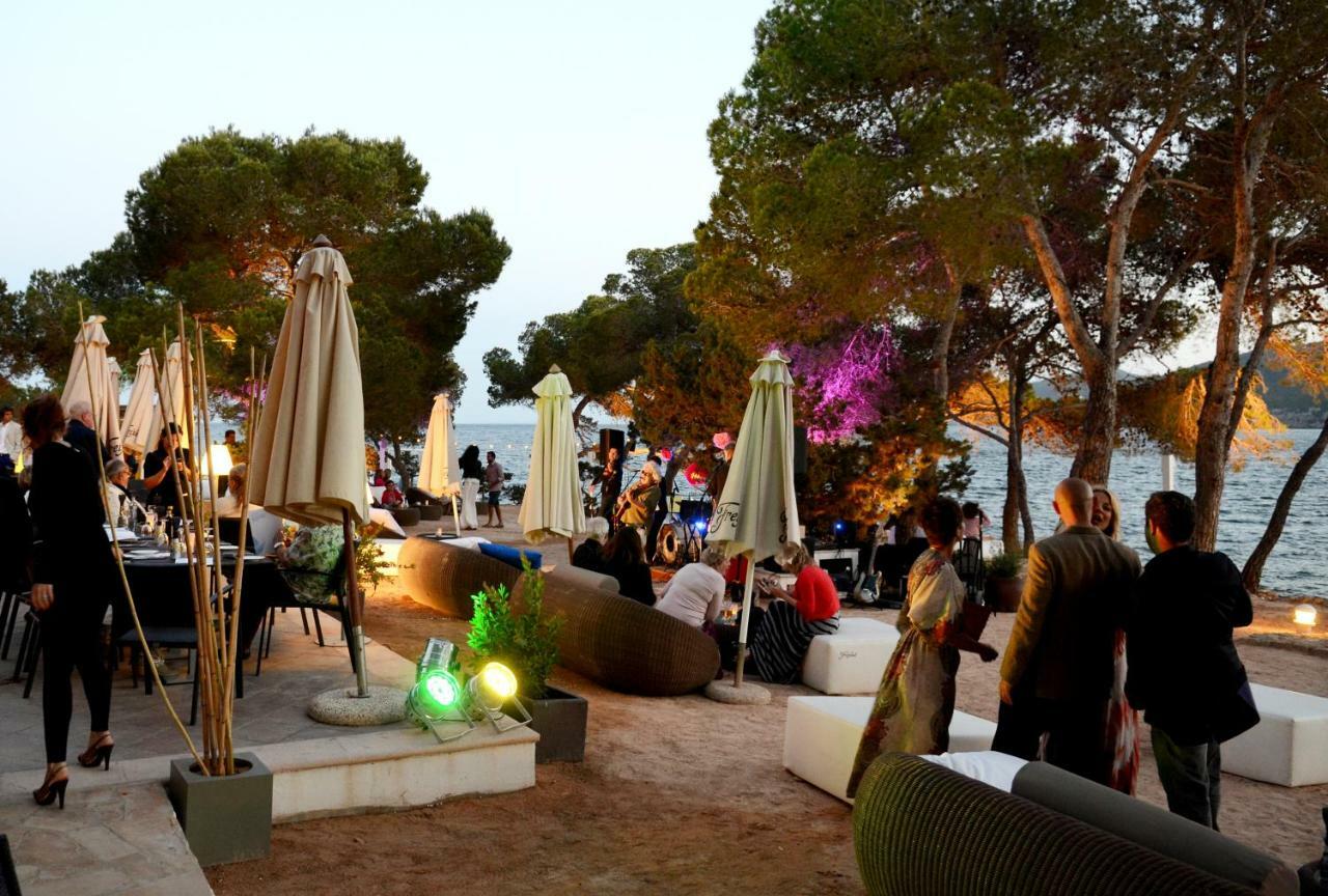 Hotel Catalonia Ses Estaques - Adults Only Santa Eularia des Riu Zewnętrze zdjęcie